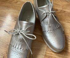 Ladies shoes