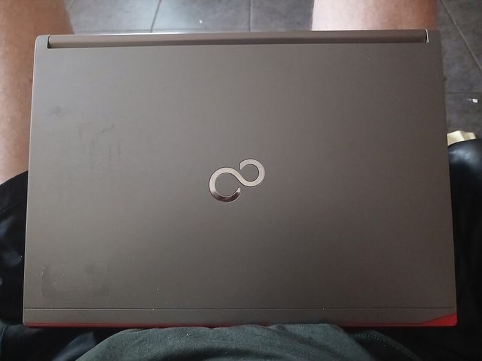 Laptop Lifebook E736