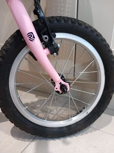 Ridgeback girls bike in great condition