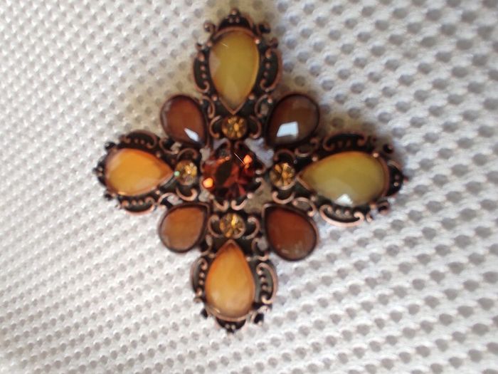 brooch