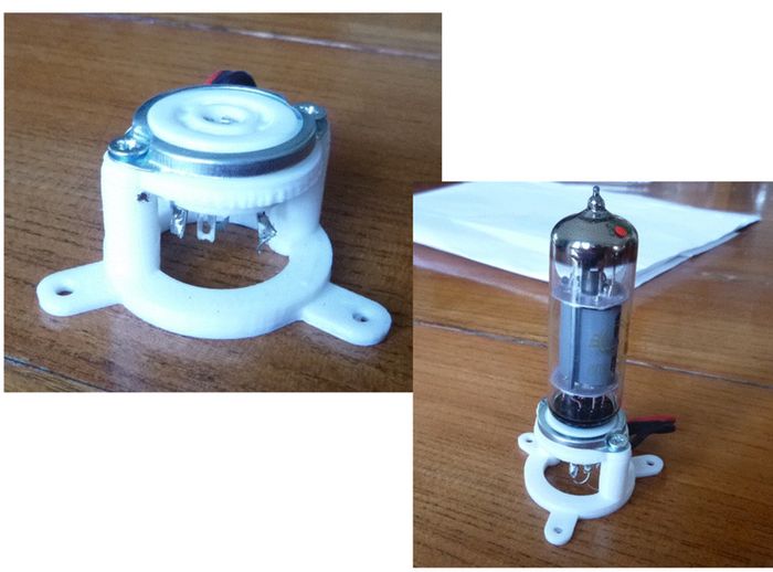 Socket holder for noval tubes