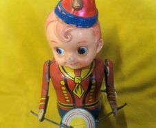 VINTAGE Wind Up Drummer Boy Toy