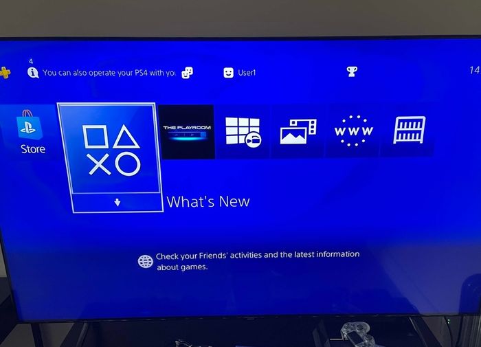 Sony PS4/2 Controllers/Charging Dock