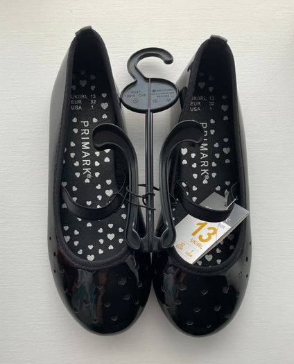 BRAND NEW Girls Black Pumps: Size 13