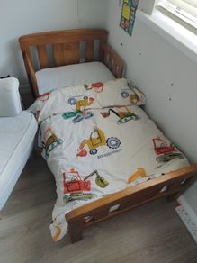 Mammas and pappas toddler bed