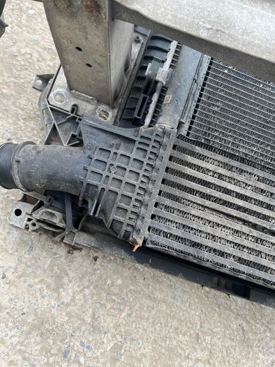 08-12 Audi A4 B8 Front Panel And Rad Pack 2.0 Diesel Manual