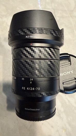 Sony FE 24-70mm f/4 ZA OSS Zeiss Vario-Tessar T Zoom lens