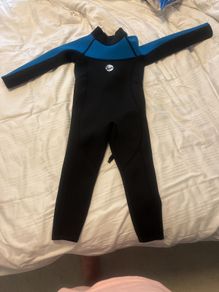 wetsuit 2-3 years