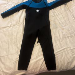 wetsuit 2-3 years