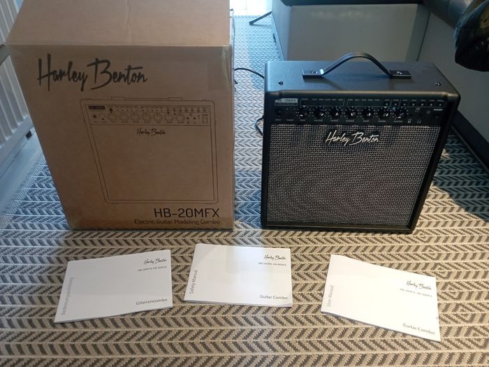 Harley Benton HB-20MFX Amp