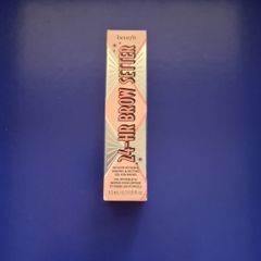 Benefit 24 Hour Brow Setter Clear Brow Gel.  RRP 25e