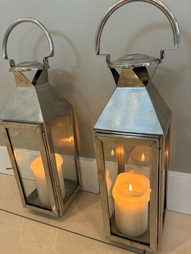 2 Lanterns