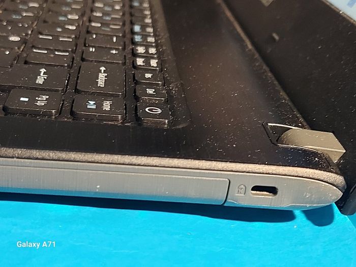 ACER ASPIRE E5-475, Intel Core i3-6006U CPU, 2.0 GHz, 8GB Ram, 900GB HDD, Windows 10, Microsoft Edge, Chrome