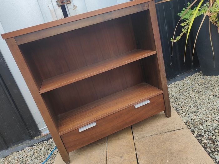 Side board