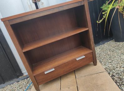 Side board
