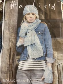 Winter accessories knitting kit
