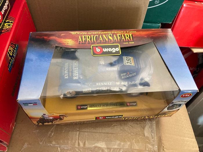 Renault Schlesser African Safari Scale 1/24 by Burago