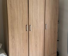 Wardrobe ELLESTED 144x200 3 door 2 drawer l. oak colour