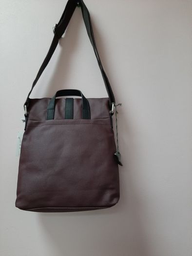 New Clarke's  bag with tag attached