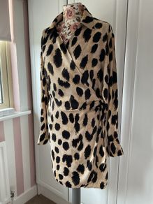 dress Bnwt H&M aminal print wrap shirt dress medium