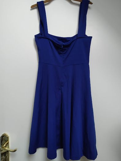 blue dress