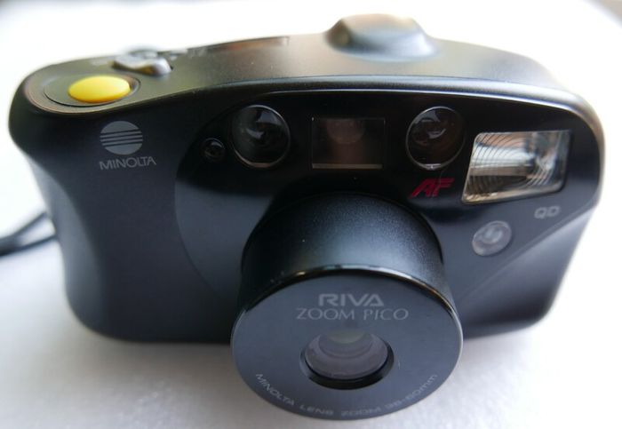 Minolta RIVA ZOOM PICO AF 35mm Film Camera with Minolta 38-60mm Lens Tested