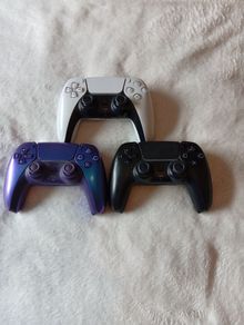 Lot of 3 PS5 controllers for parts/repair only