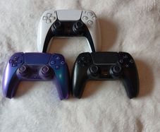 Lot of 3 PS5 controllers for parts/repair only