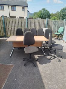 7 office chair and 2 tables