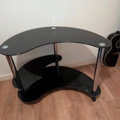 Glass table/office desk