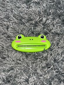 frog toothpaste accessory