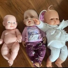 3 Baby dolls