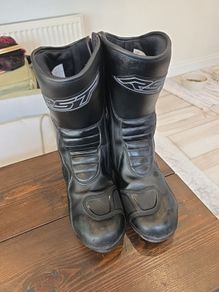 RST tundra boots