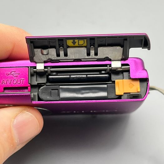 Nikon Coolpix S220 10MP Digital Camera Pink - Nr Mint - Full Kit