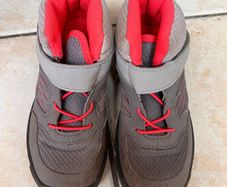 kids hiking boots