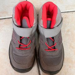 kids hiking boots