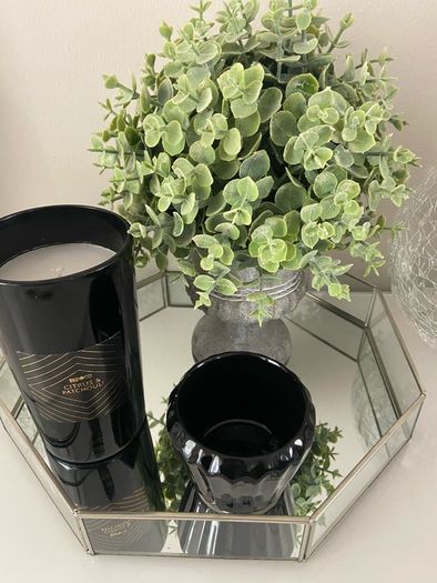 Black tea light candle holder