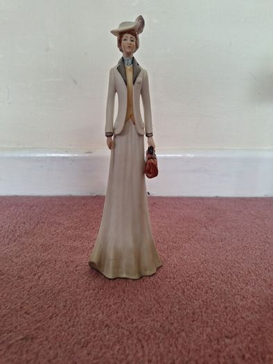 Porcelain Art Deco Style Lady