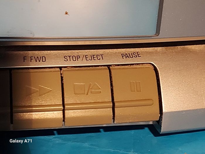 Sanyo Mini HiFi System, Radio, CD and Tape Cassette, Model DC-DA100, with 2 Sanyo Speakers, and Remote Control