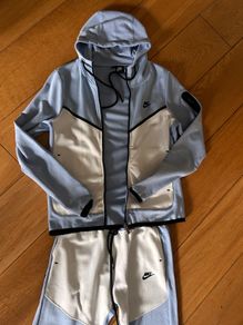 Tracksuit, bottoms and hoodie