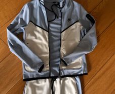 Tracksuit, bottoms and hoodie