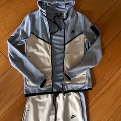 Tracksuit, bottoms and hoodie