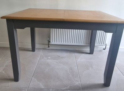 Extendable Table
