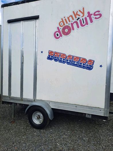 Mobile catering trailer