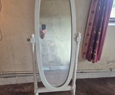 freestanding mirror