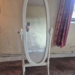 freestanding mirror