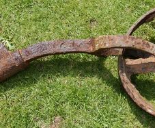 ANTIQUE FORGED IRON FARM WHEEL Rustic Garden Art Beautiful to Display in Your Garden