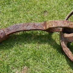 ANTIQUE FORGED IRON FARM WHEEL Rustic Garden Art Beautiful to Display in Your Garden