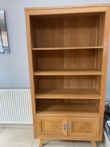 Solid Oak Bookcase / Display Cabinet - Excellent Condition