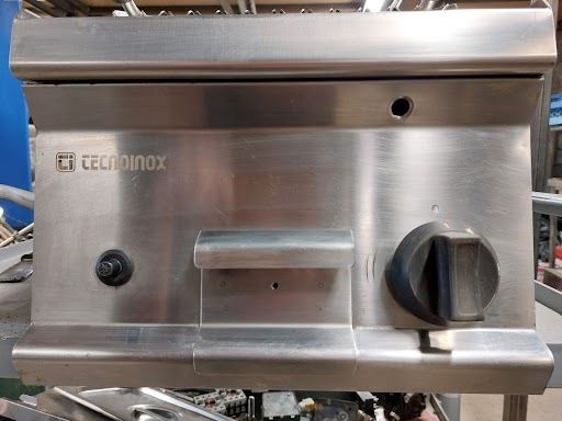 Tecnoinox Refurbished Lava Stone Gas Char Grill (top version) GR35G7